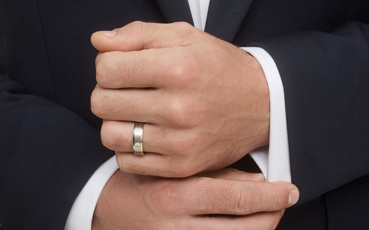 Which Hand Does the Wedding Ring Go On?
